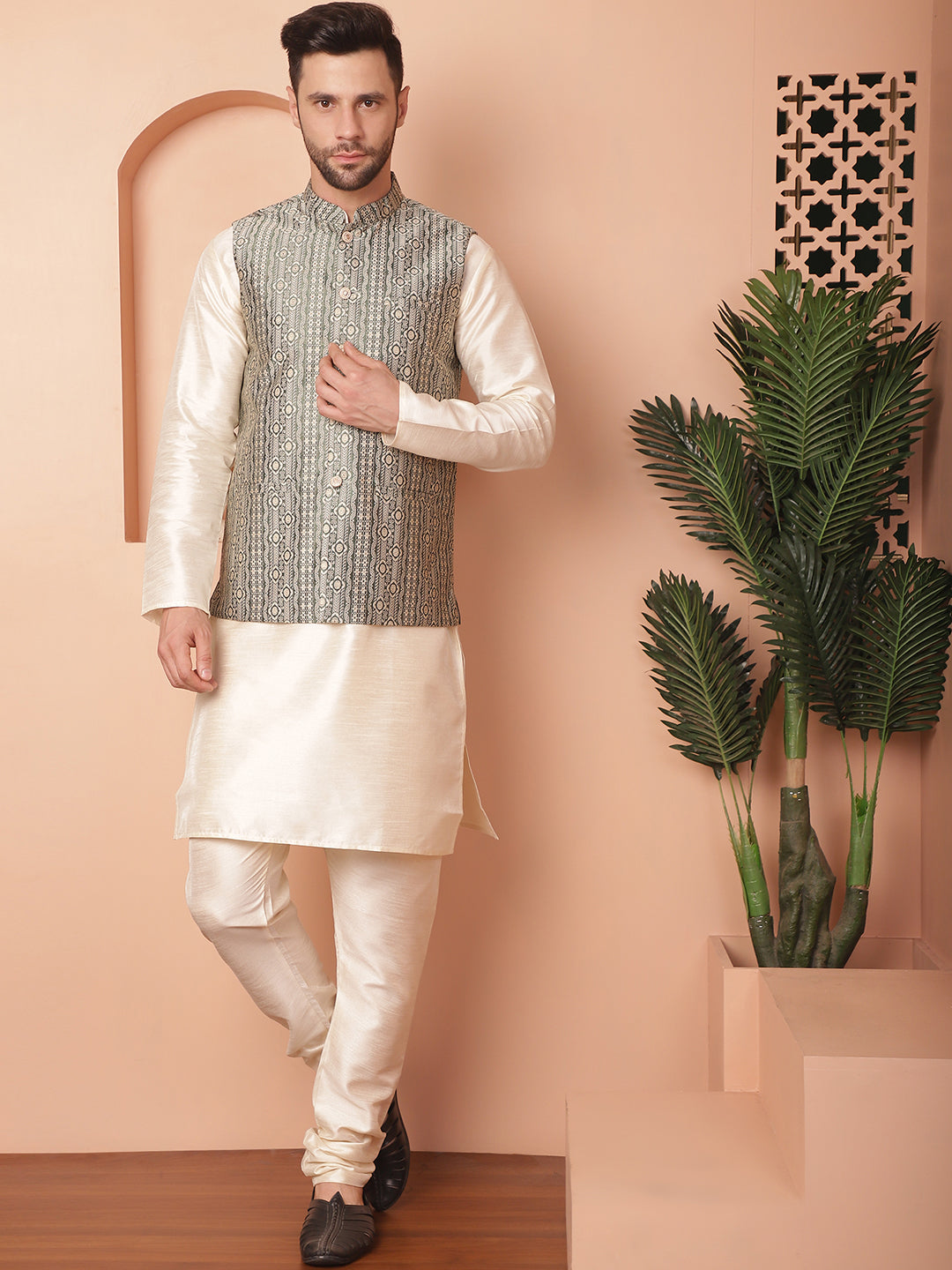 Men's Woven Design Nehru Jacket With Solid Kurta Pyjama - Taantav