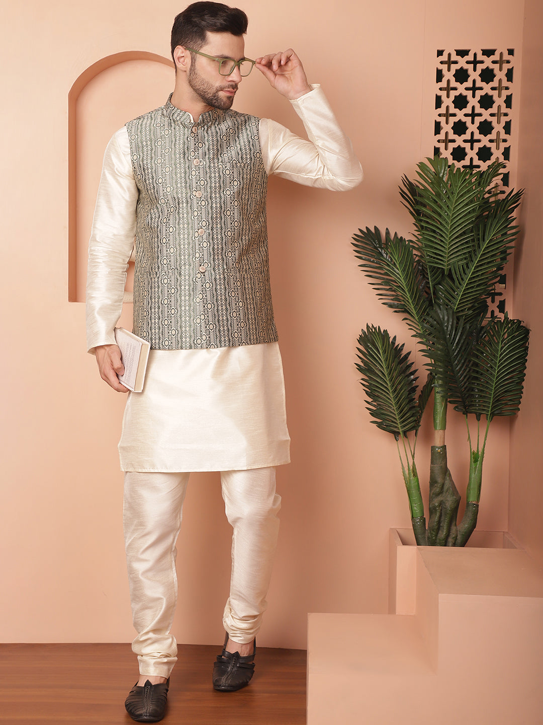 Men's Woven Design Nehru Jacket With Solid Kurta Pyjama - Taantav