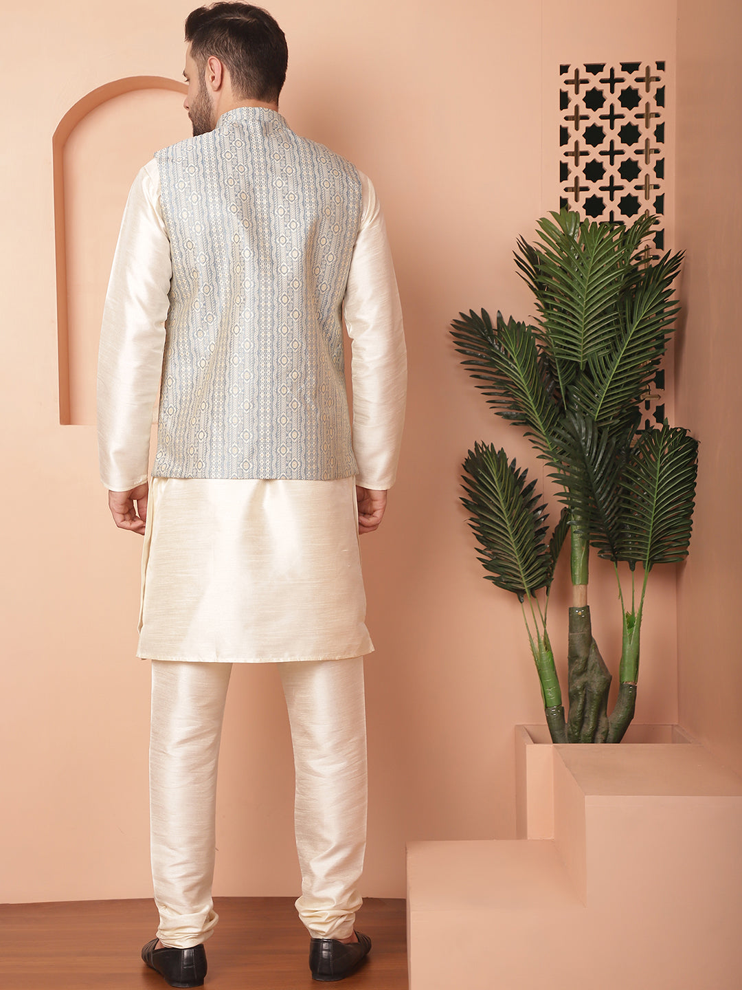 Men's Woven Design Nehru Jacket With Solid Kurta Pyjama - Taantav