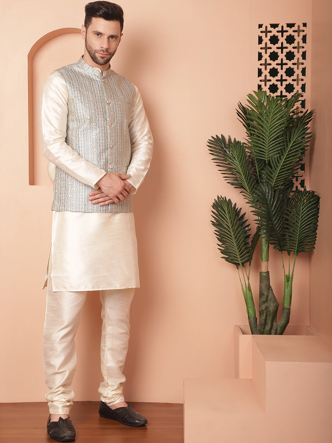 Men's Woven Design Nehru Jacket With Solid Kurta Pyjama - Taantav