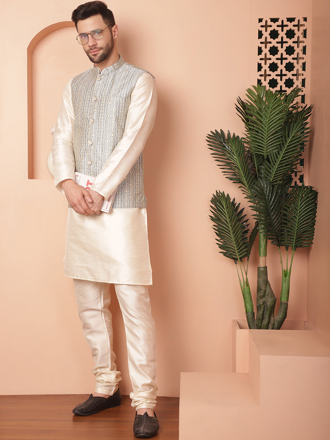 Men's Woven Design Nehru Jacket With Solid Kurta Pyjama - Taantav