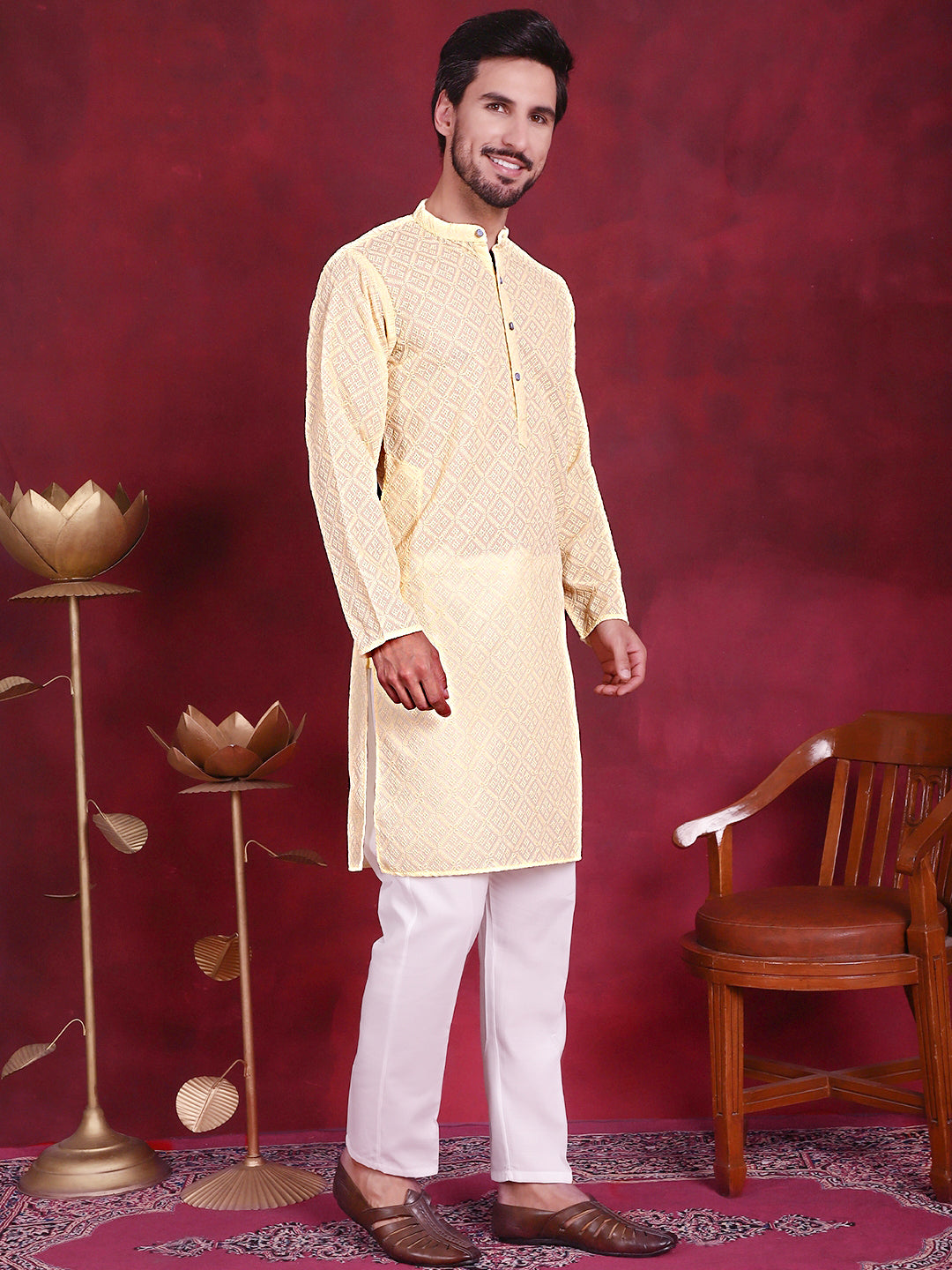 Men's Chikankari Embroidered Kurta with Pyjama - Taantav