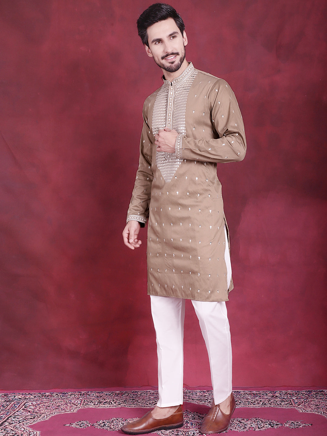 Men's Sequins Embroidered Kurta Pyjama Set - Taantav