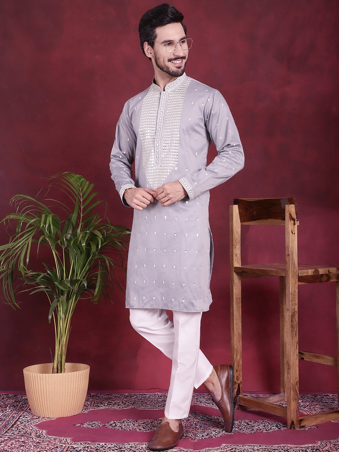 Men's Sequins Embroidered Kurta Pyjama Set - Taantav