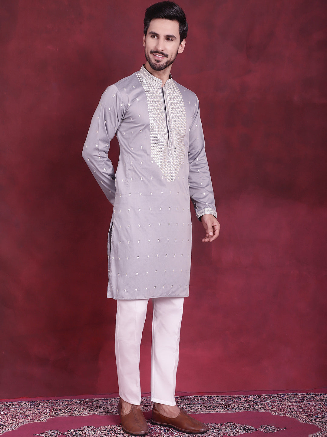 Men's Sequins Embroidered Kurta Pyjama Set - Taantav