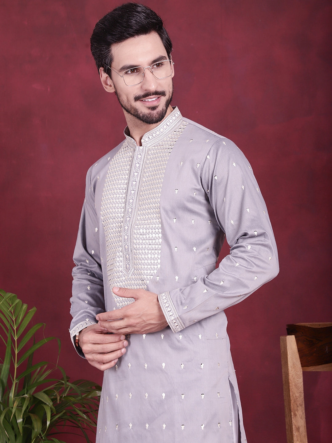 Men's Sequins Embroidered Kurta Pyjama Set - Taantav