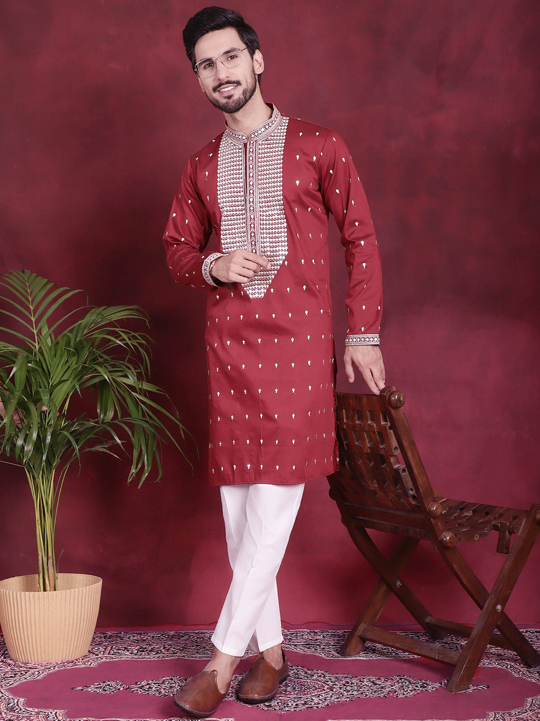 Men's Sequins Embroidered Kurta Pyjama Set - Taantav