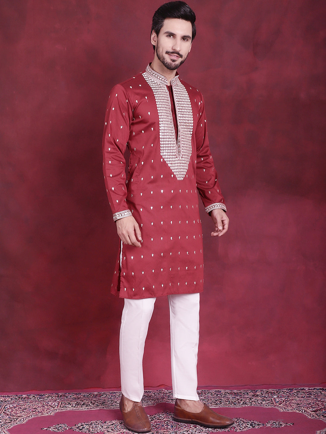 Men's Sequins Embroidered Kurta Pyjama Set - Taantav