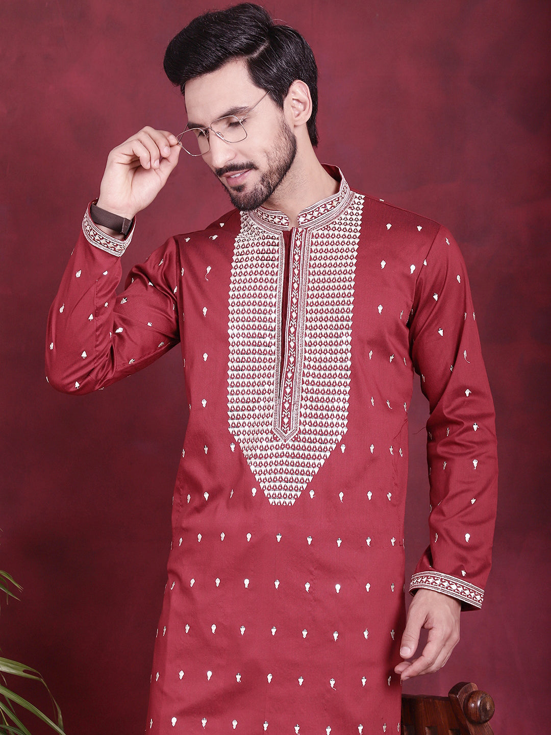 Men's Sequins Embroidered Kurta Pyjama Set - Taantav