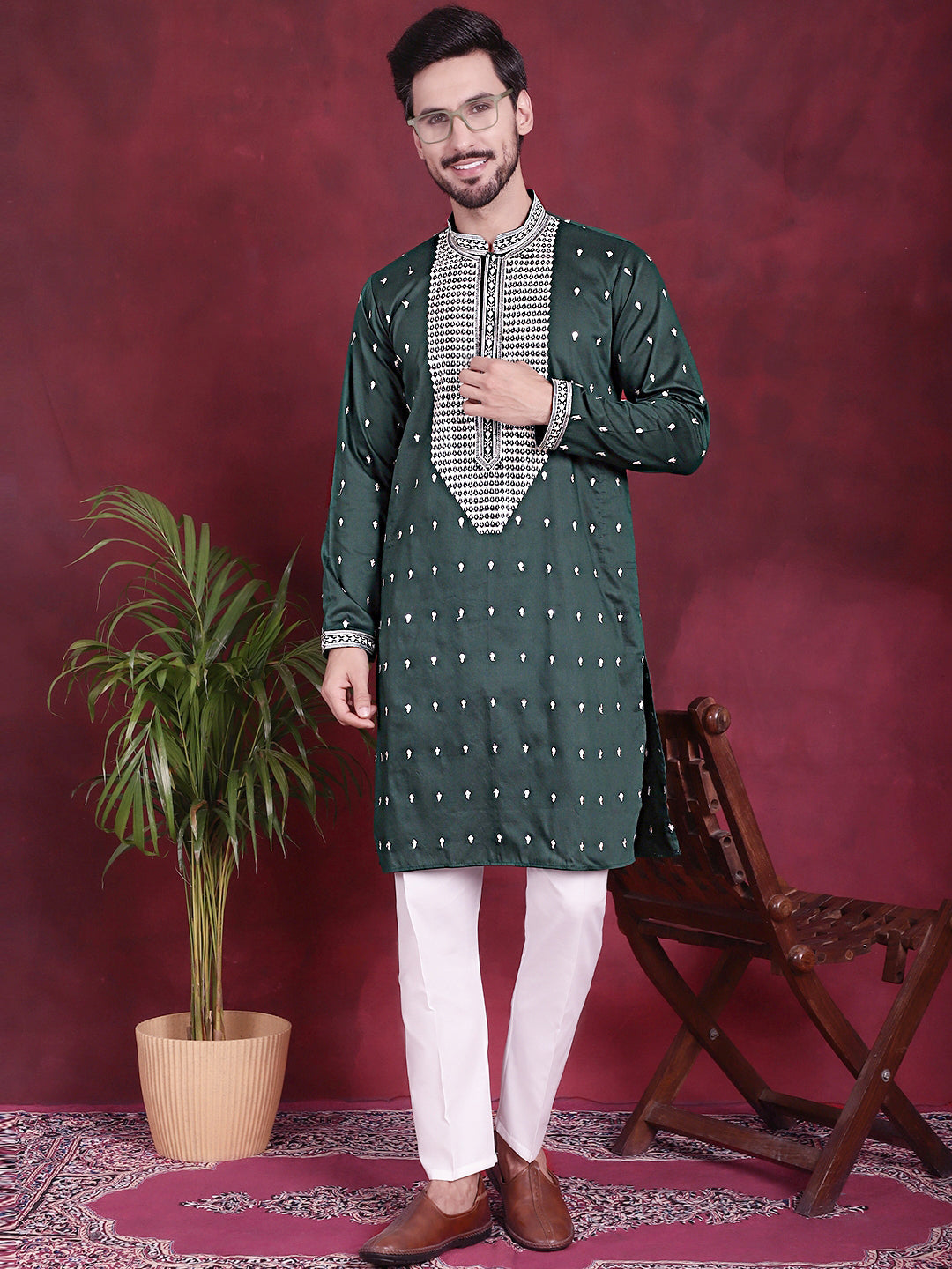 Men's Sequins Embroidered Kurta Pyjama Set - Taantav