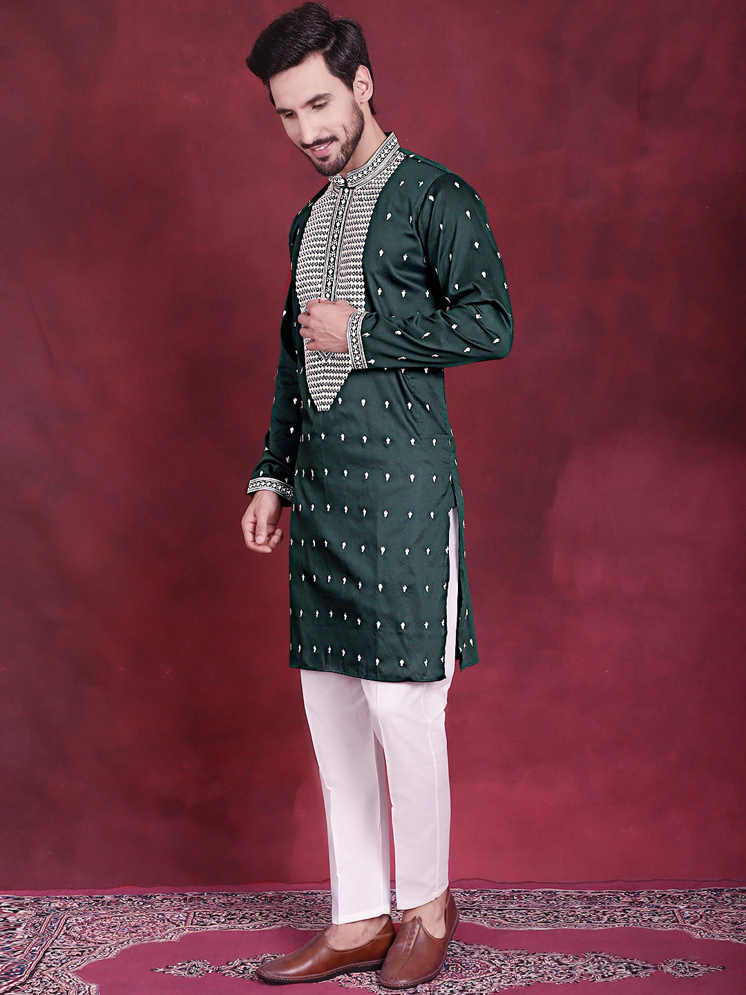 Men's Sequins Embroidered Kurta Pyjama Set - Taantav