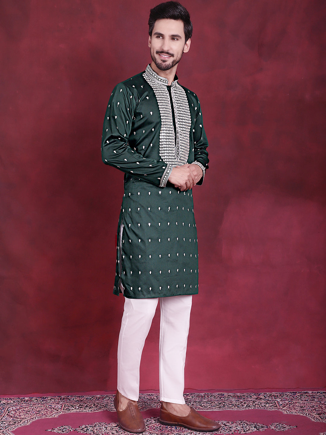 Men's Sequins Embroidered Kurta Pyjama Set - Taantav