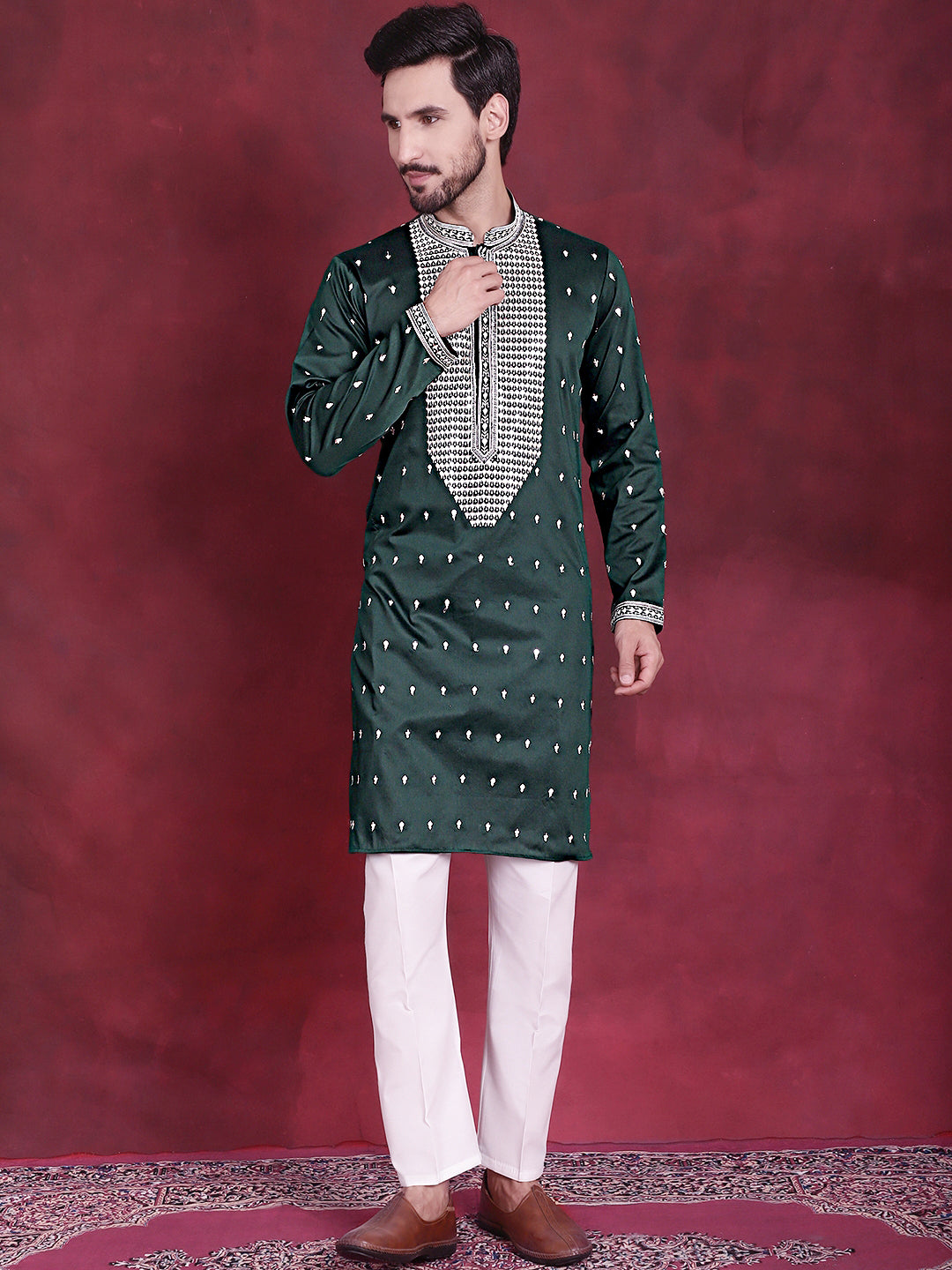 Men's Sequins Embroidered Kurta Pyjama Set - Taantav