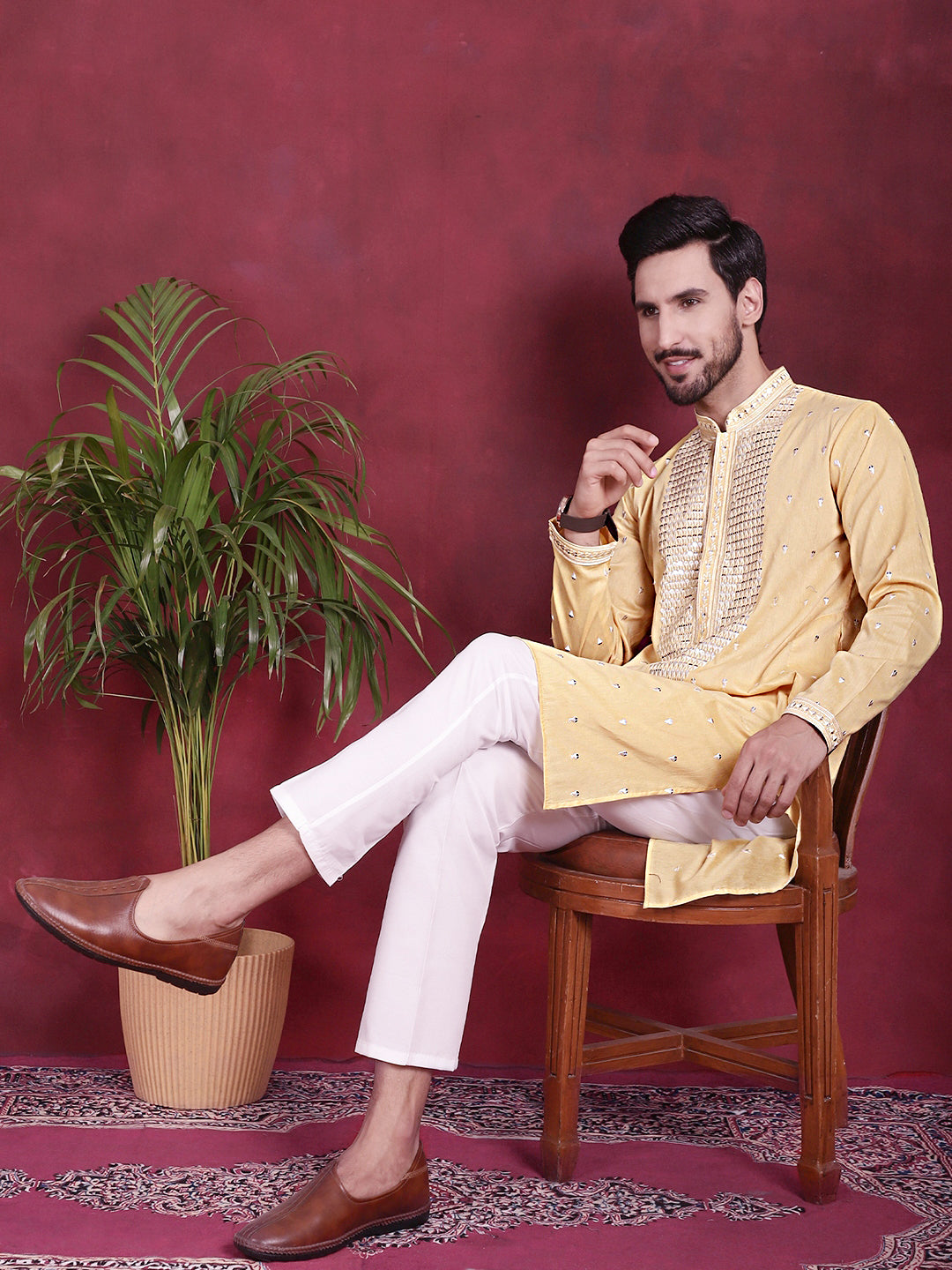 Men's Sequins Embroidered Kurta Pyjama Set - Taantav