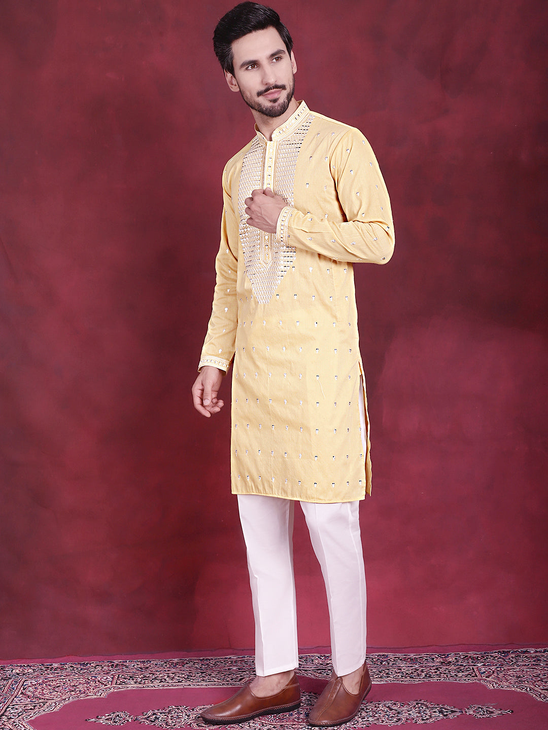 Men's Sequins Embroidered Kurta Pyjama Set - Taantav