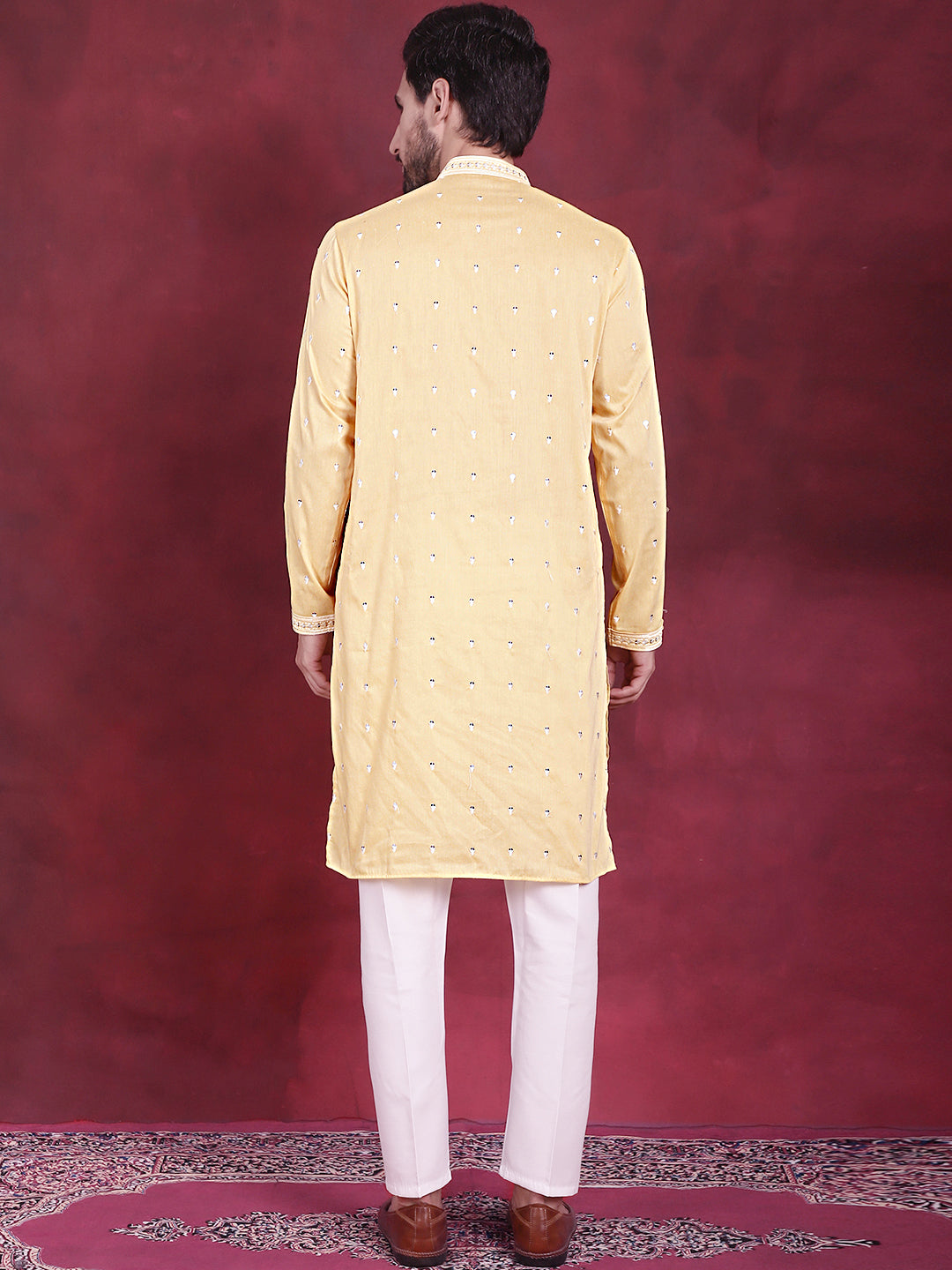 Men's Sequins Embroidered Kurta Pyjama Set - Taantav