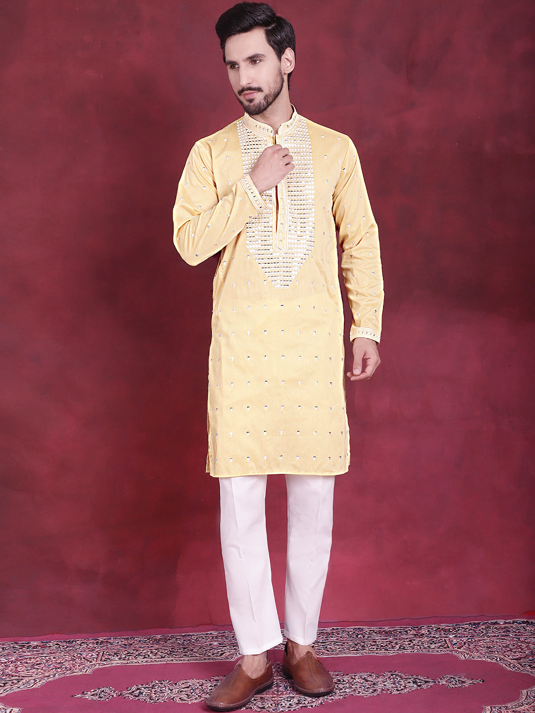 Men's Sequins Embroidered Kurta Pyjama Set - Taantav