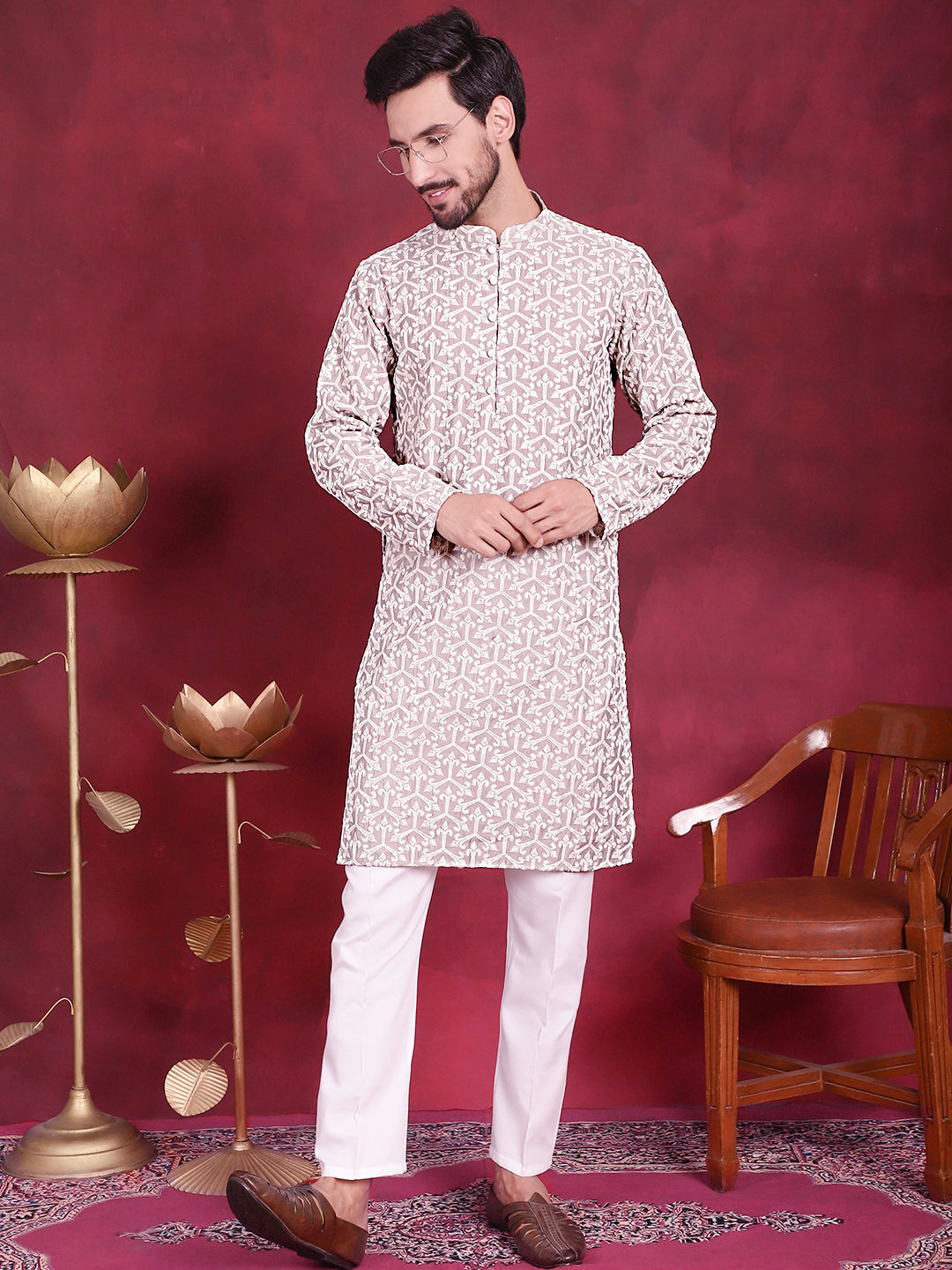 Men's Chikankari Embroidered Kurta Pyjama Set - Taantav