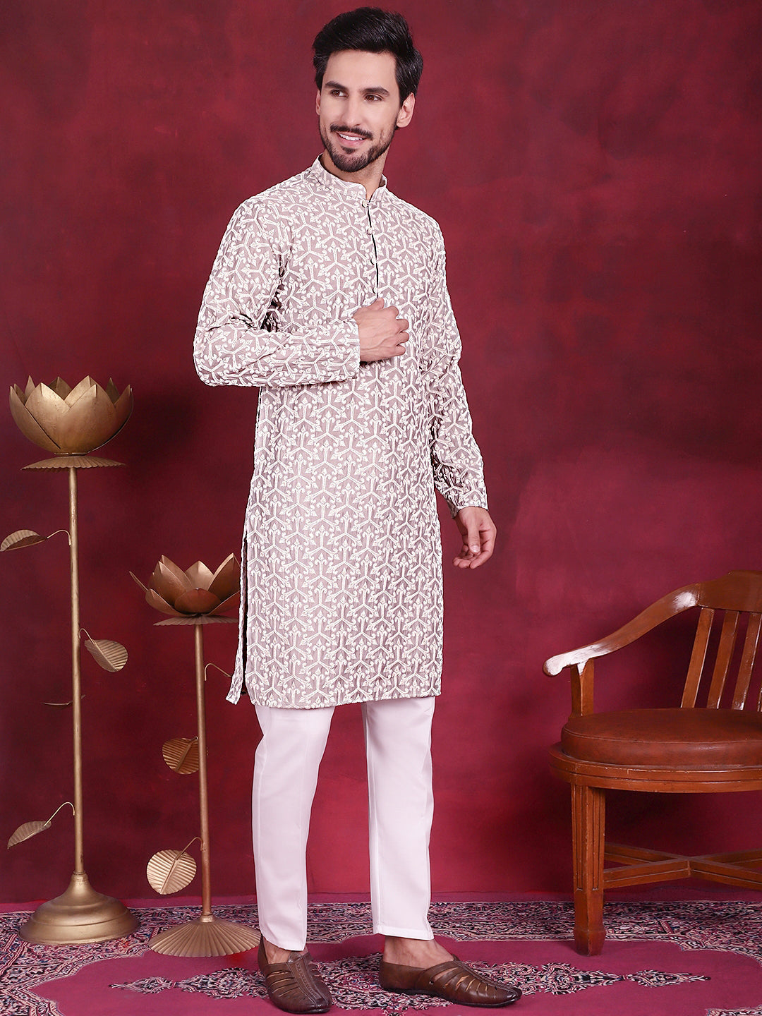 Men's Chikankari Embroidered Kurta Pyjama Set - Taantav