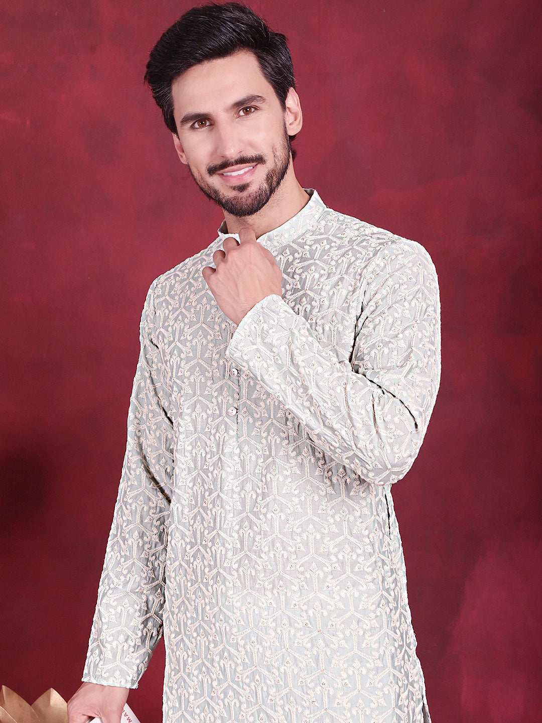 Men's Chikankari Embroidered Kurta Pyjama Set - Taantav