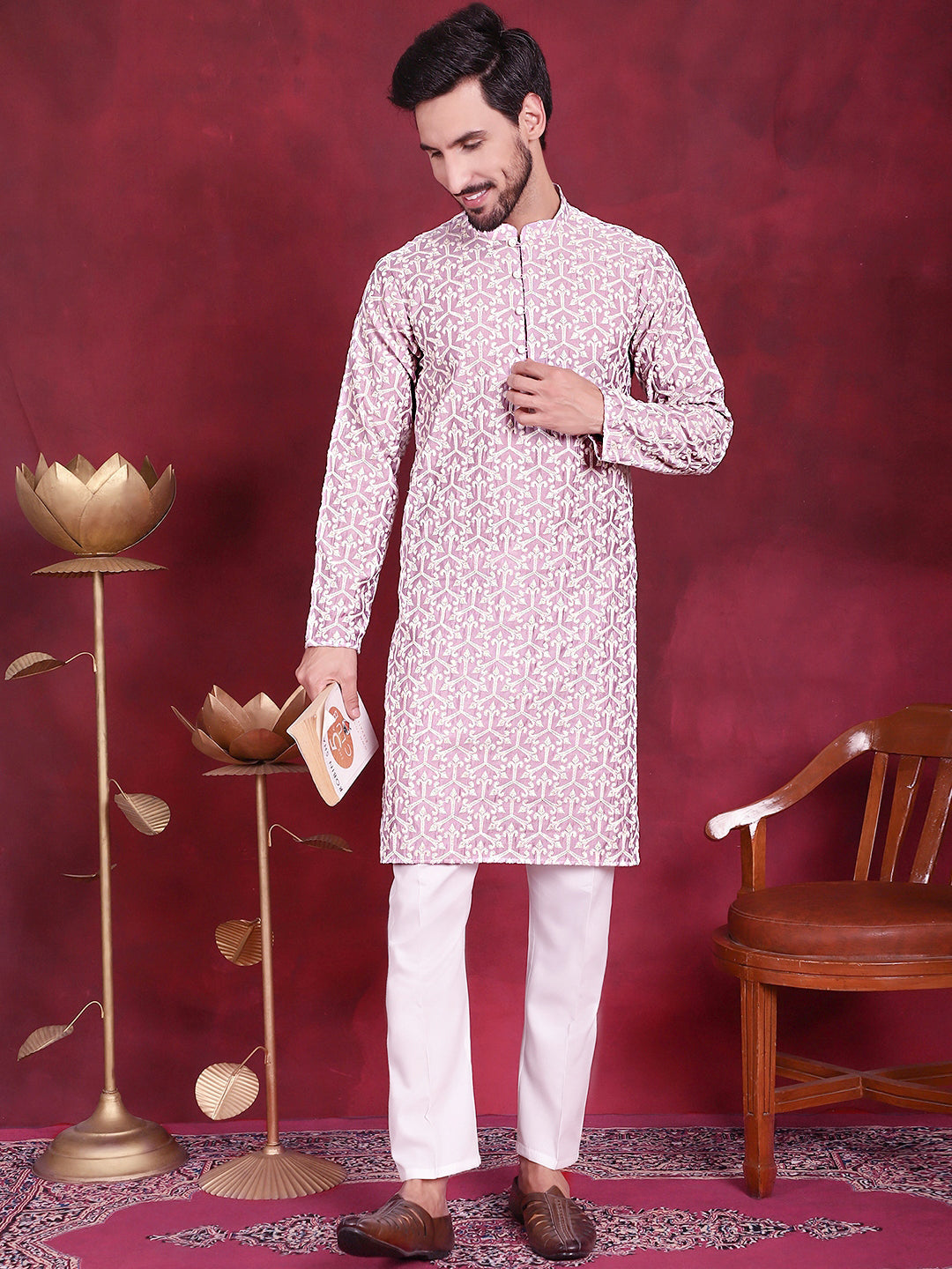 Men's Chikankari Embroidered Kurta Pyjama Set - Taantav