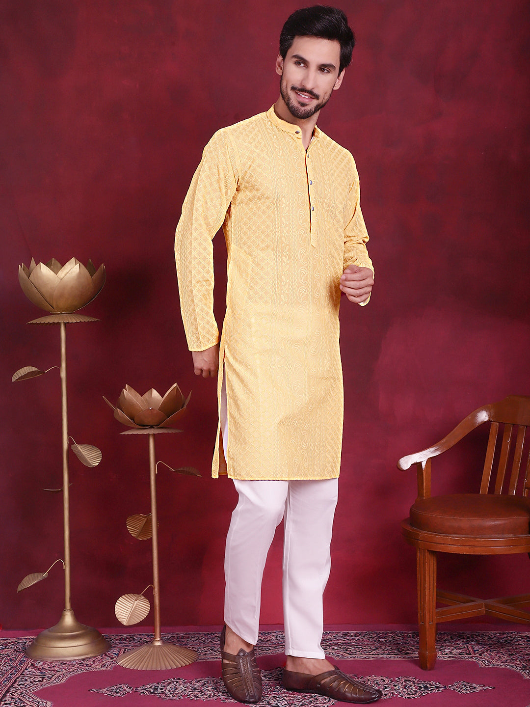 Men's Chikankari Embroidered Kurta Pyjama Set - Taantav