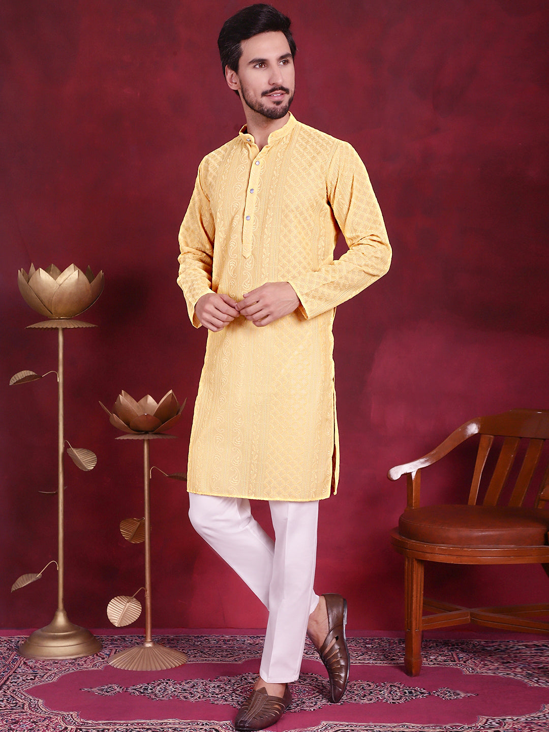 Men's Chikankari Embroidered Kurta Pyjama Set - Taantav