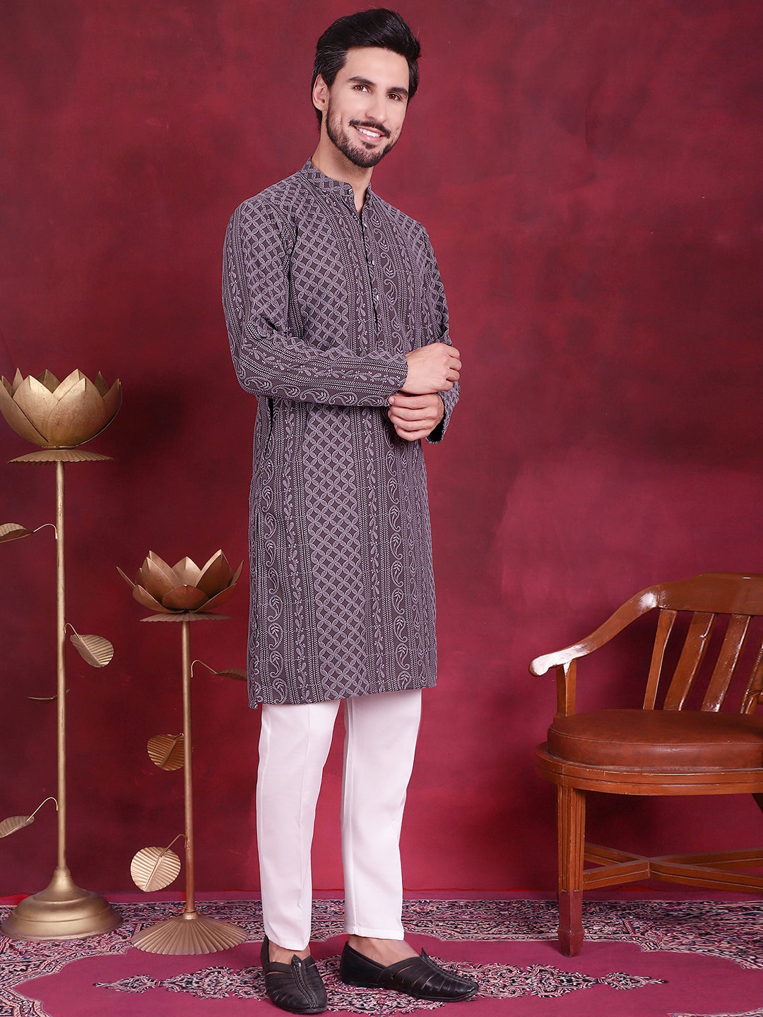 Men's Chikankari Embroidered Kurta Pyjama Set - Taantav