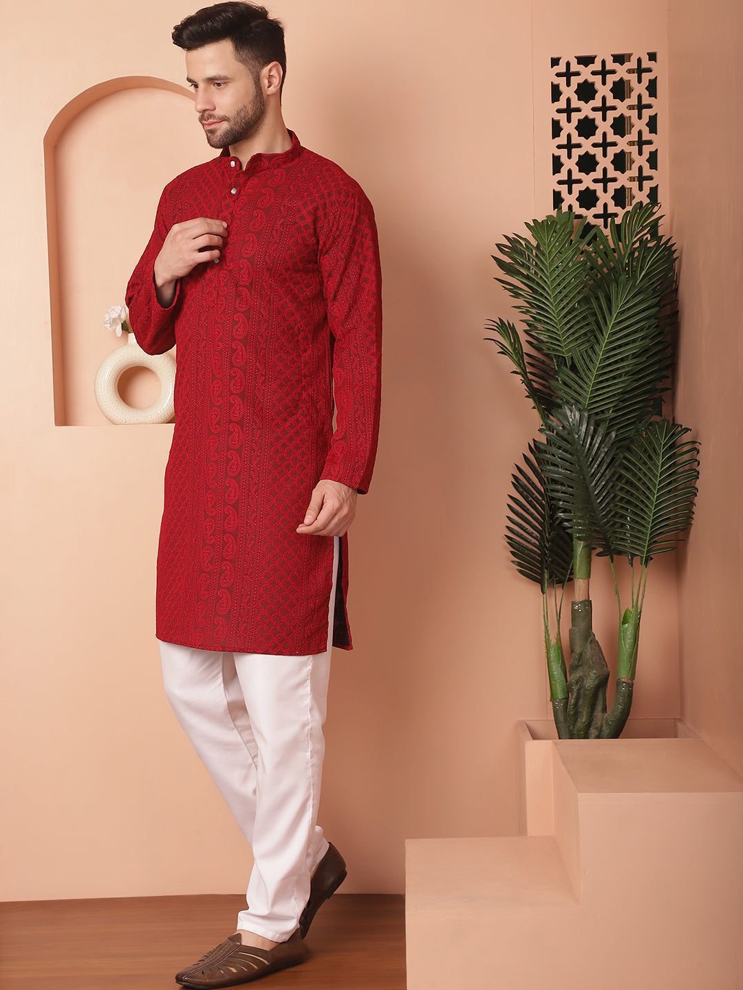 Men's Chikankari Embroidered Kurta Pyjama Set - Taantav