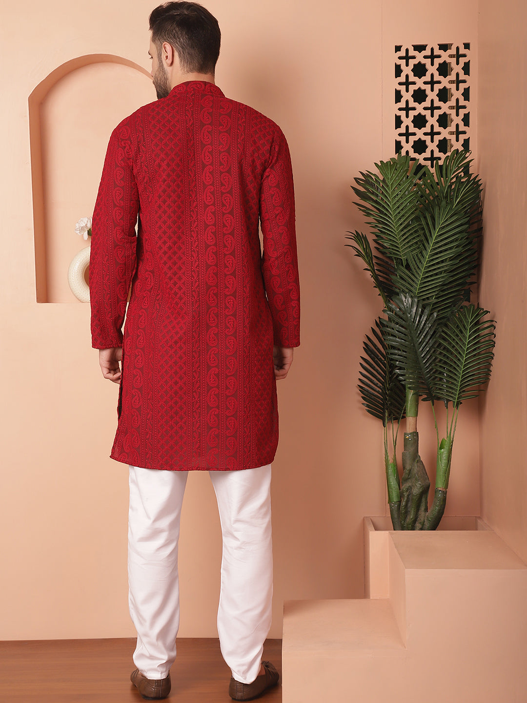 Men's Chikankari Embroidered Kurta Pyjama Set - Taantav