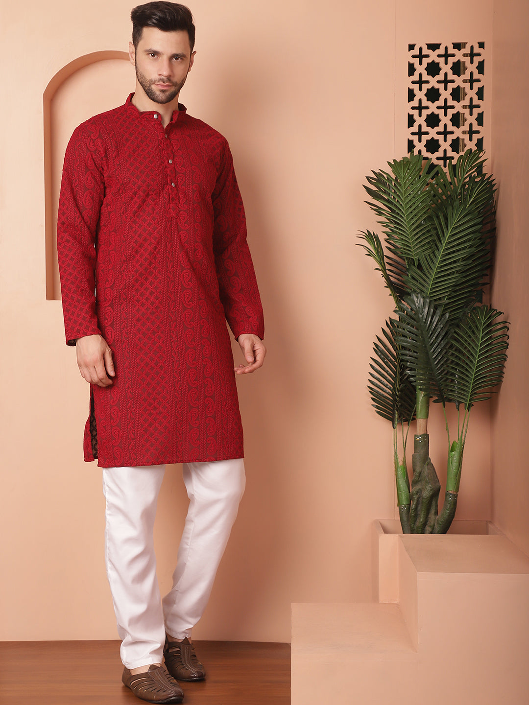 Men's Chikankari Embroidered Kurta Pyjama Set - Taantav