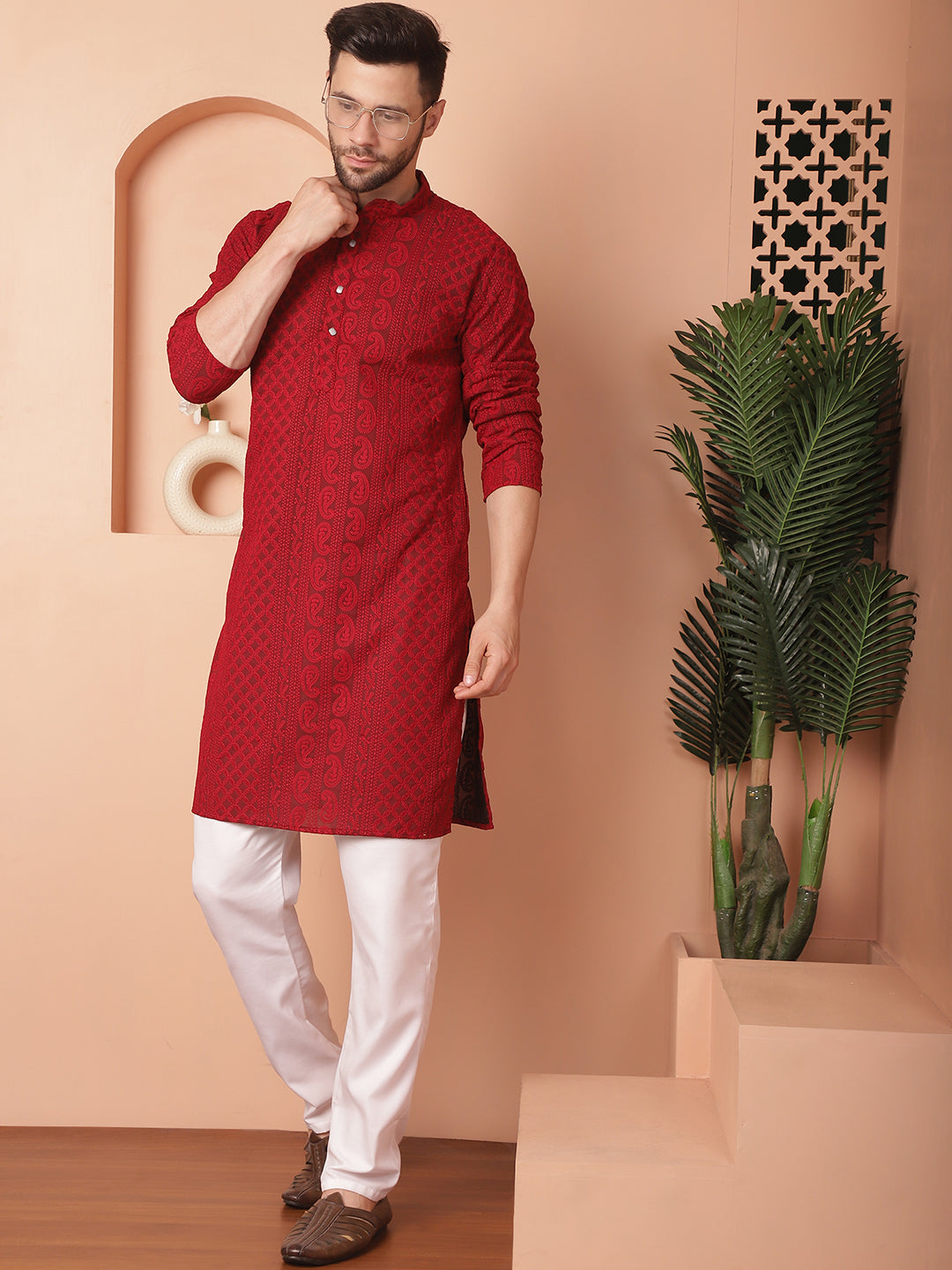 Men's Chikankari Embroidered Kurta Pyjama Set - Taantav