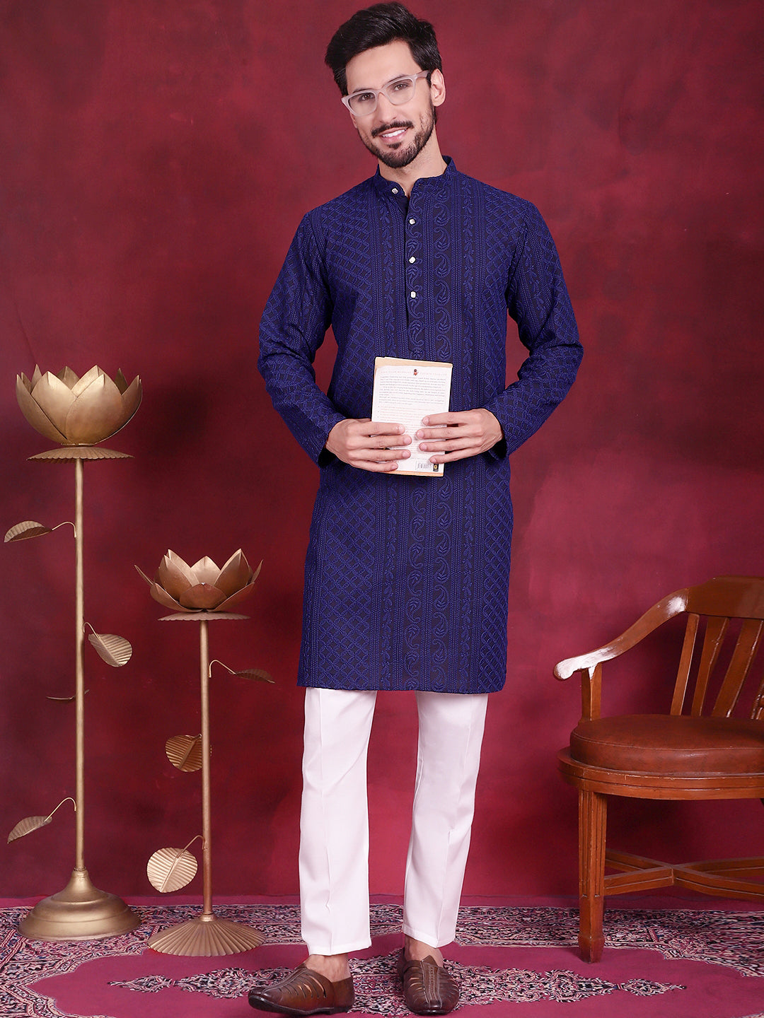 Men's Chikankari Embroidered Kurta Pyjama Set - Taantav