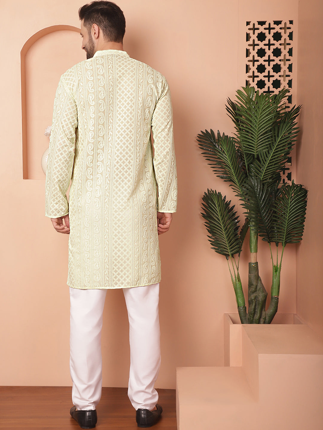 Men's Chikankari Embroidered Kurta Pyjama Set - Taantav