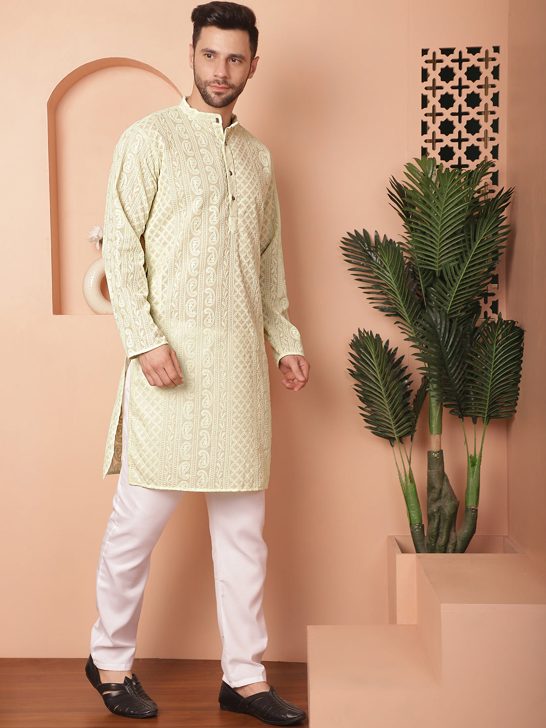 Men's Chikankari Embroidered Kurta Pyjama Set - Taantav