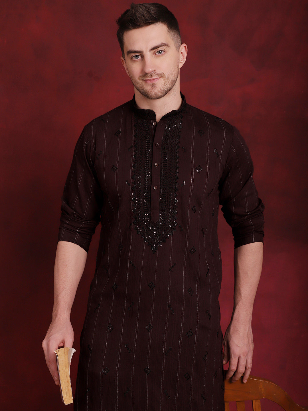 Men's Sequins Embroidered Kurta Pyjama Set - Taantav