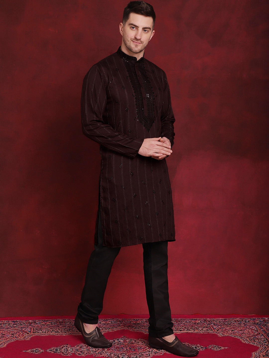 Men's Sequins Embroidered Kurta Pyjama Set - Taantav