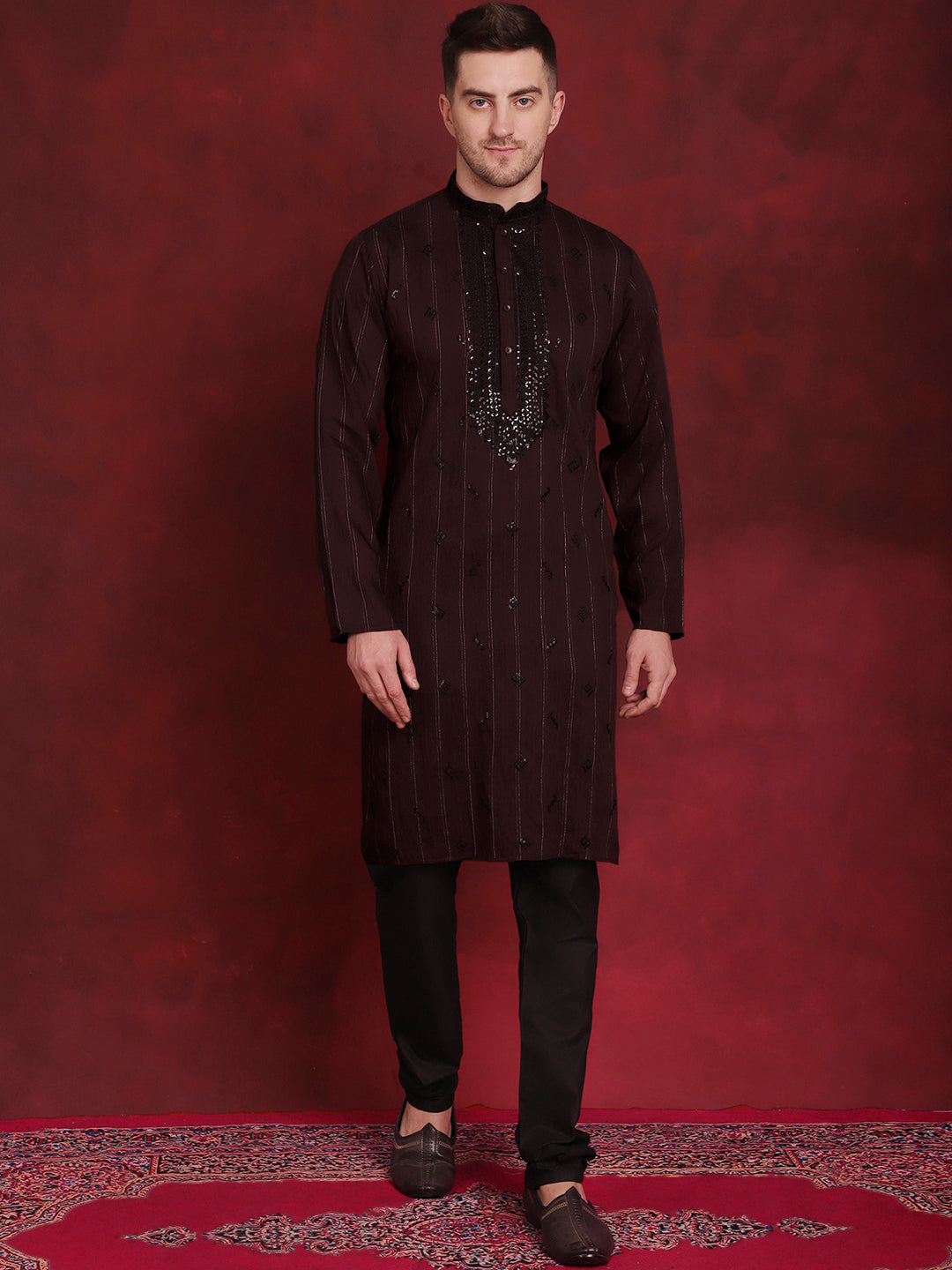 Men's Sequins Embroidered Kurta Pyjama Set - Taantav