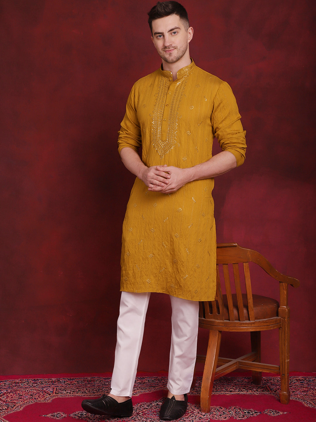 Men's Sequins Embroidered Kurta Pyjama Set - Taantav