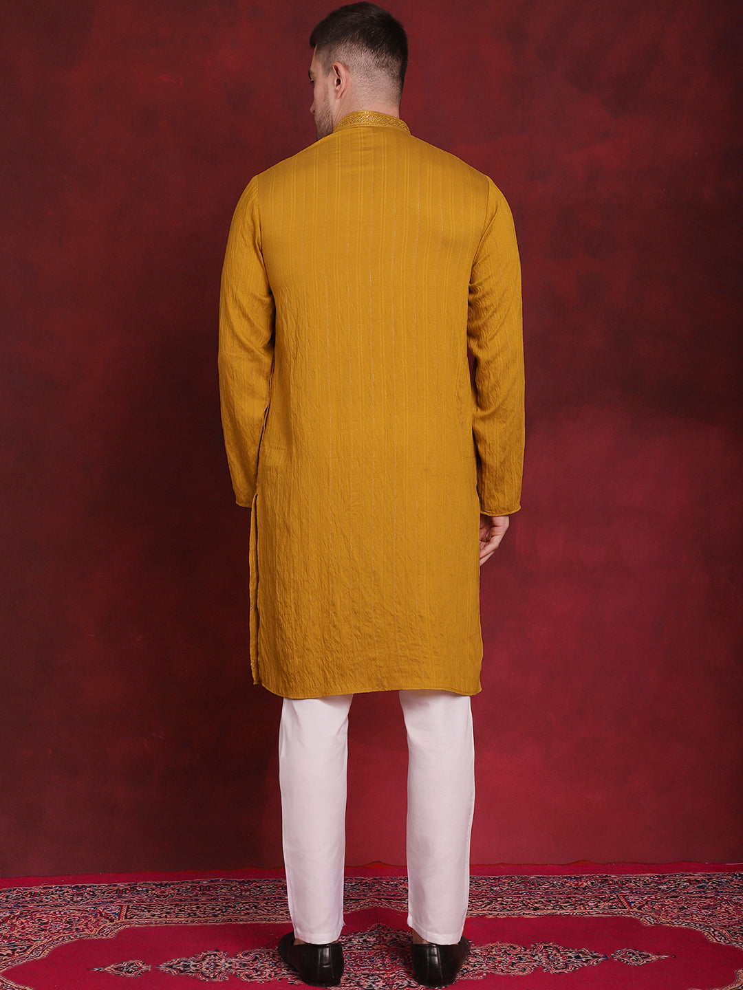 Men's Sequins Embroidered Kurta Pyjama Set - Taantav