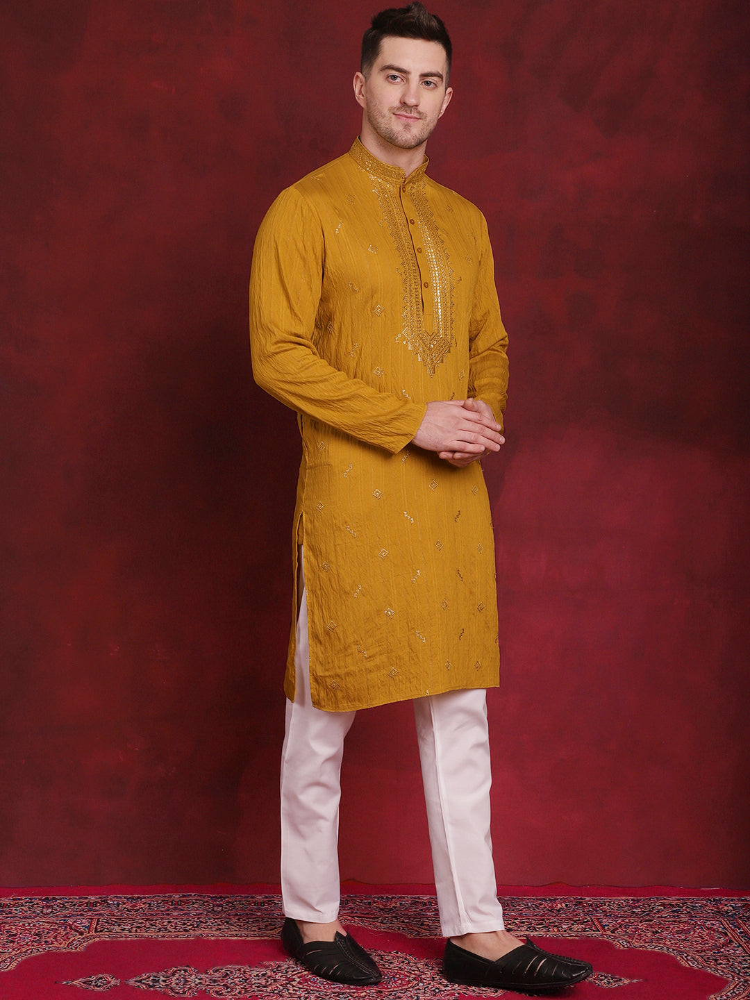 Men's Sequins Embroidered Kurta Pyjama Set - Taantav