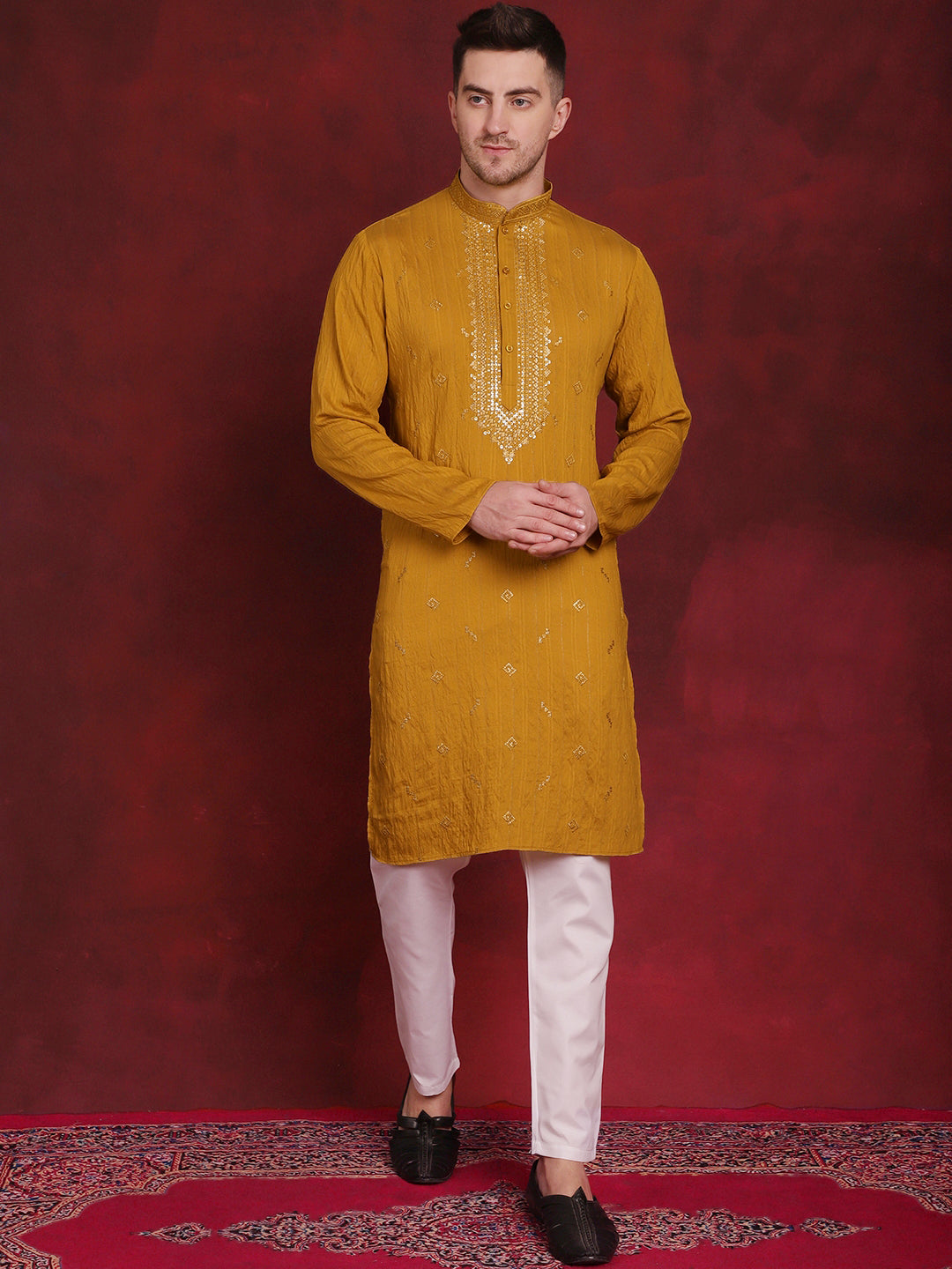 Men's Sequins Embroidered Kurta Pyjama Set - Taantav