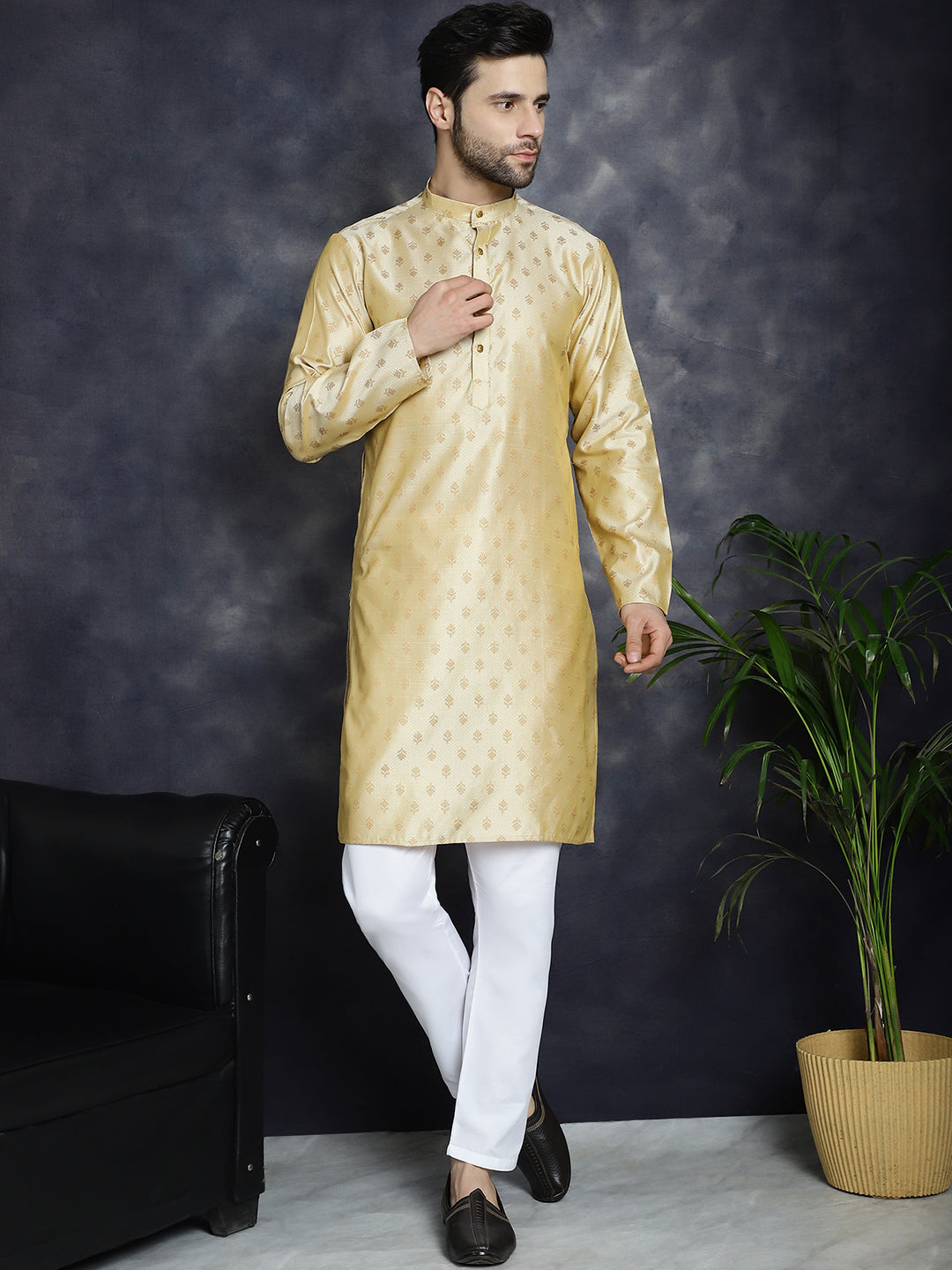 Men's Woven Design Silk Blend Kurta with Pyjama - Taantav