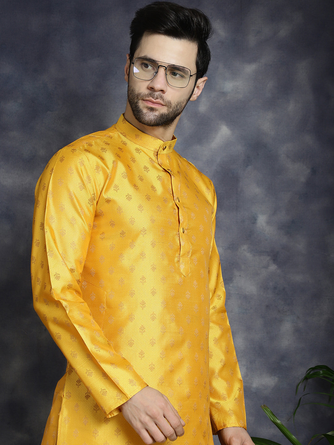 Men's Woven Design Silk Blend Kurta with Pyjama - Taantav