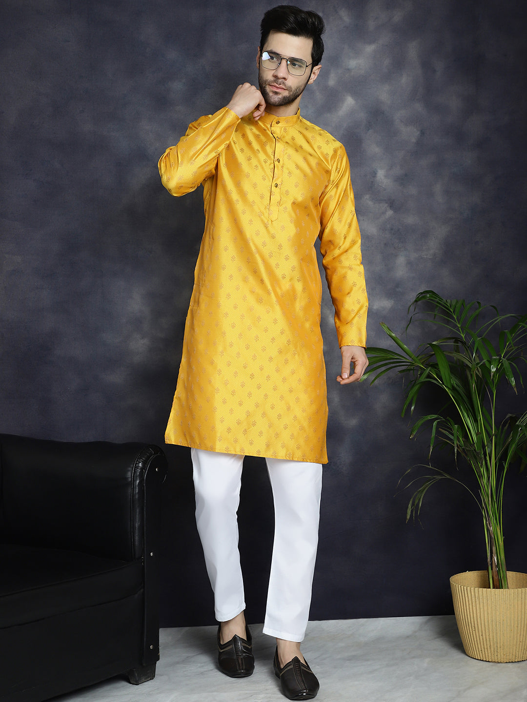 Men's Woven Design Silk Blend Kurta with Pyjama - Taantav