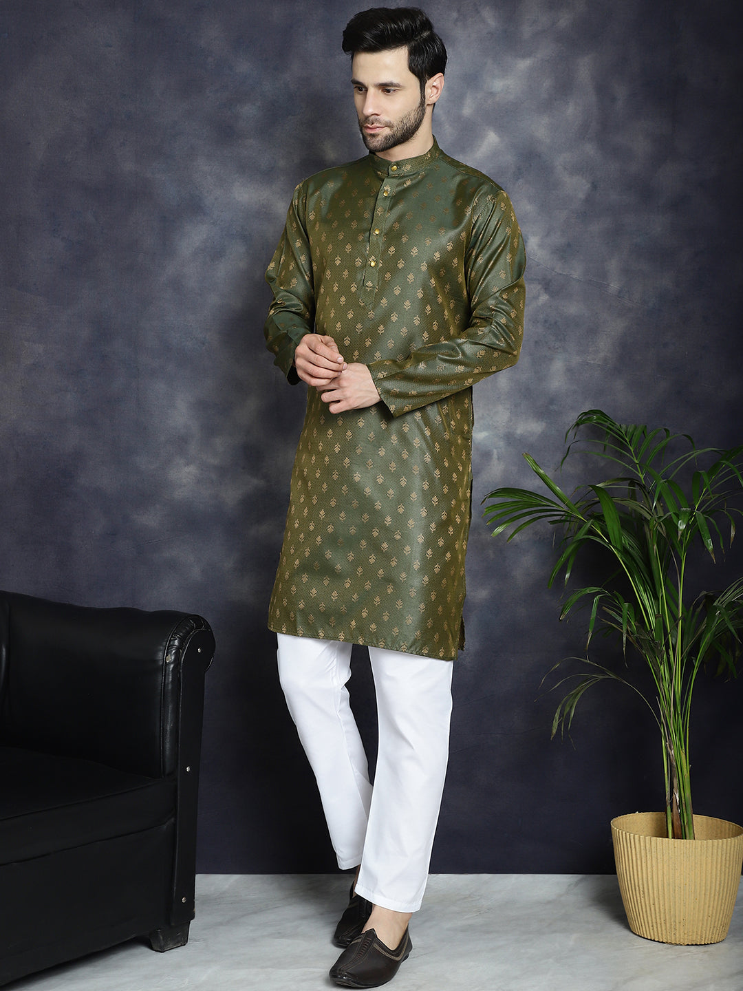 Men's Woven Design Silk Blend Kurta with Pyjama - Taantav