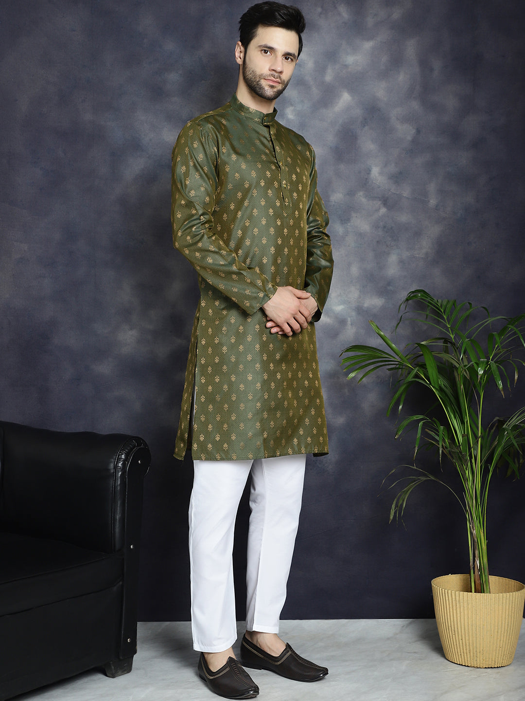 Men's Woven Design Silk Blend Kurta with Pyjama - Taantav