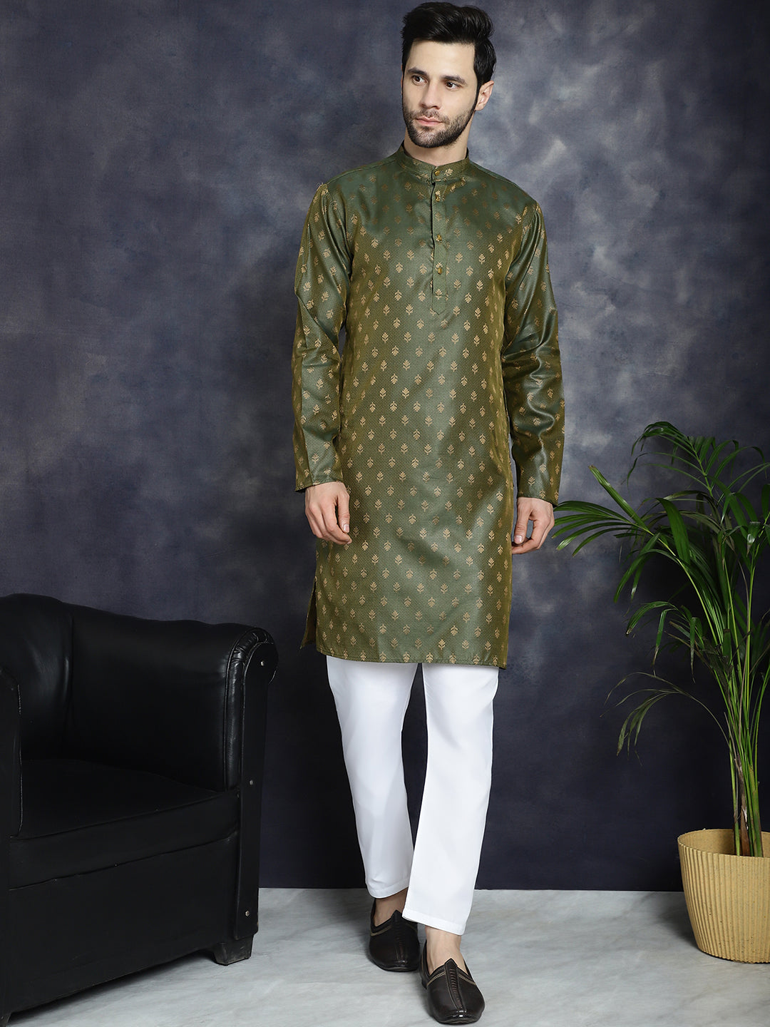 Men's Woven Design Silk Blend Kurta with Pyjama - Taantav