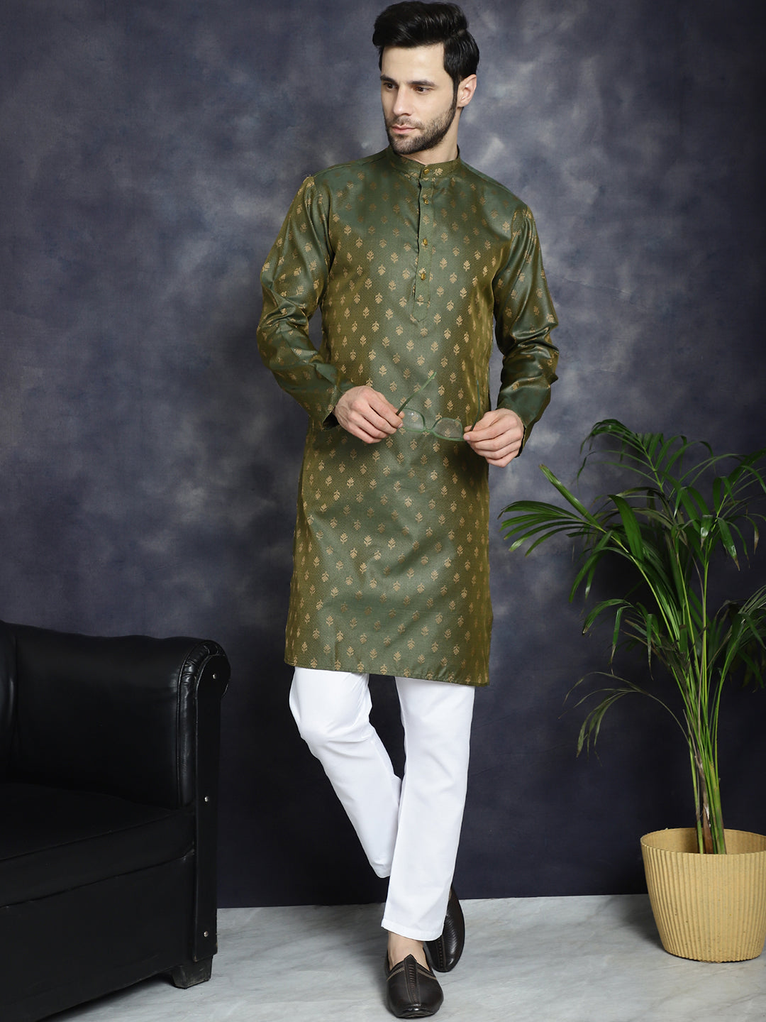 Men's Woven Design Silk Blend Kurta with Pyjama - Taantav