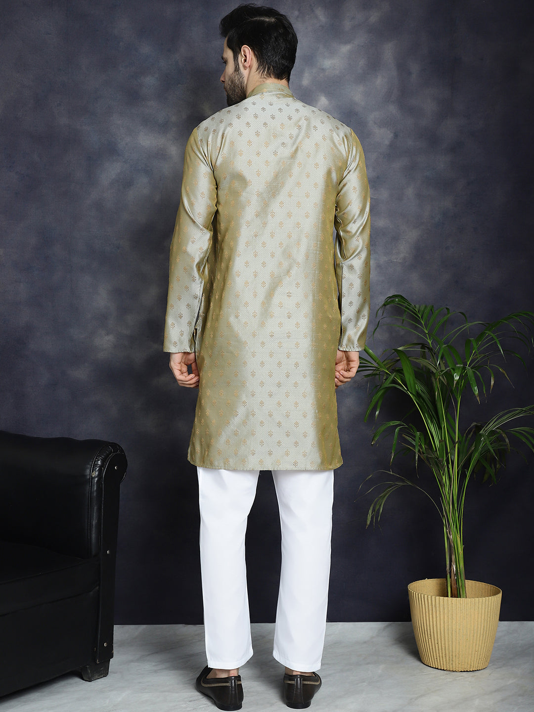 Men's Woven Design Silk Blend Kurta with Pyjama - Taantav